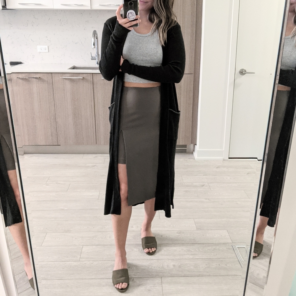 Babaton Aritzia Kumar Slit Skirt